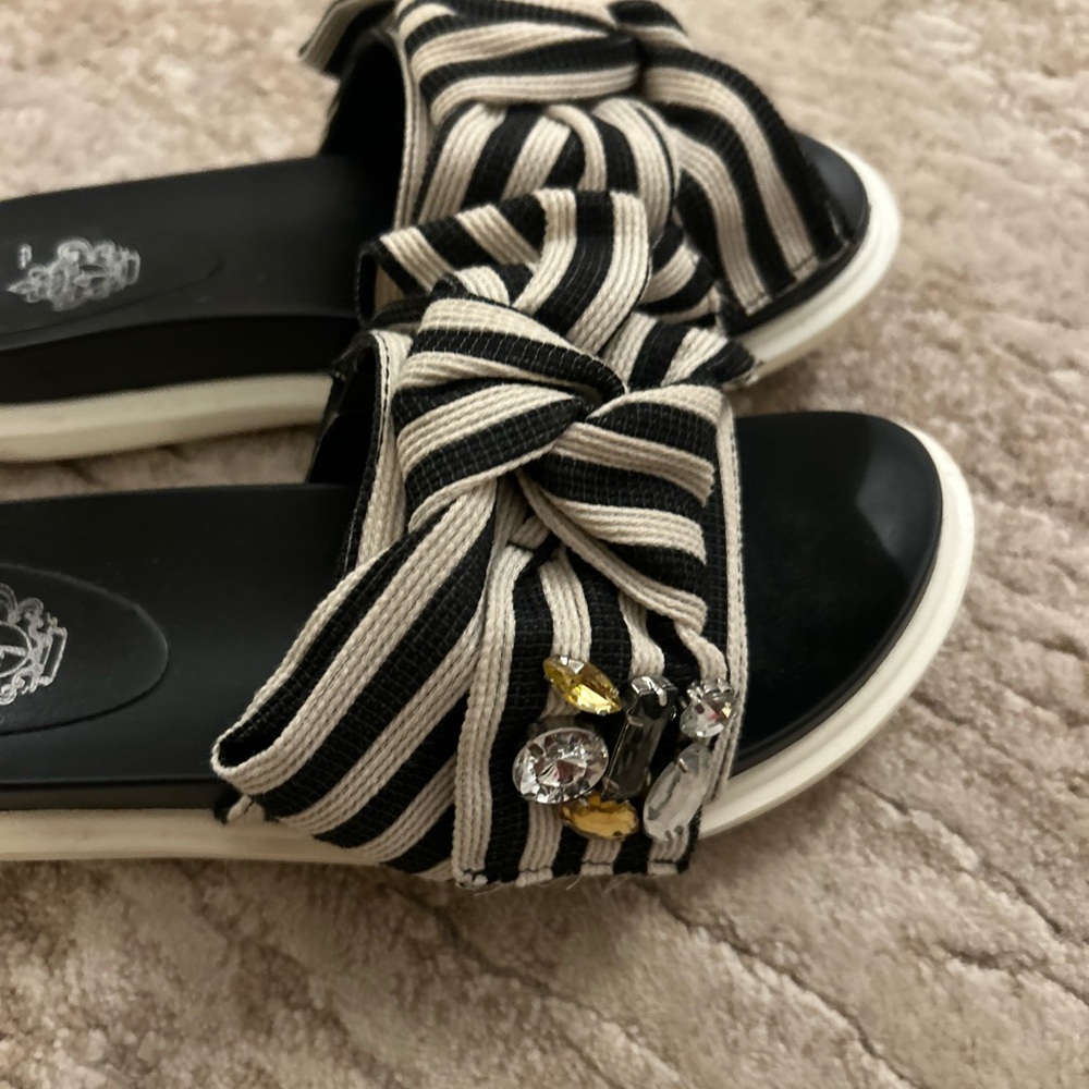 French Blu slides size 38. Black & white w/ gem stones. Smoke free home.